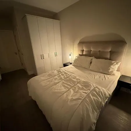 Private King Size In Well Decorated Shared Flat Apartment Dublin