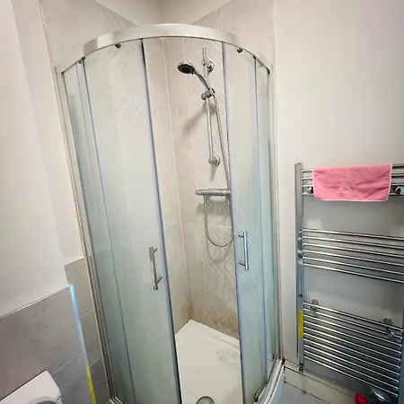 Private King Size In Well Decorated Shared Flat * Dublin