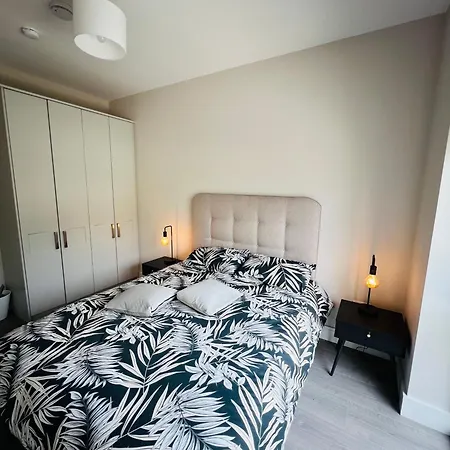 Apartment Private King Size In Well Decorated Shared Flat
